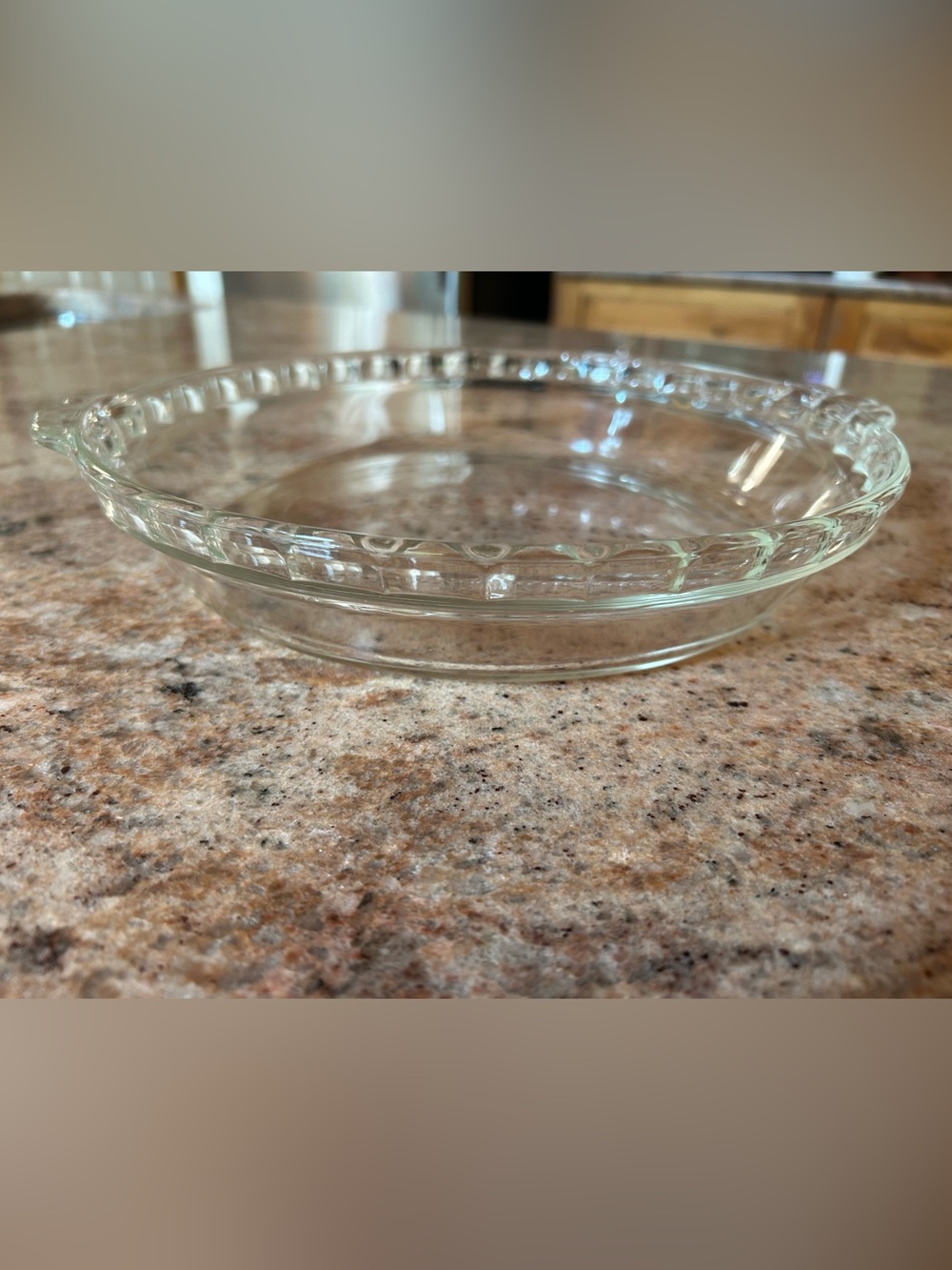 Pyrex TRADEMARK #229 Pie Dish 9.5” Clear
Glass w/Scalloped Rim Petite Handles
